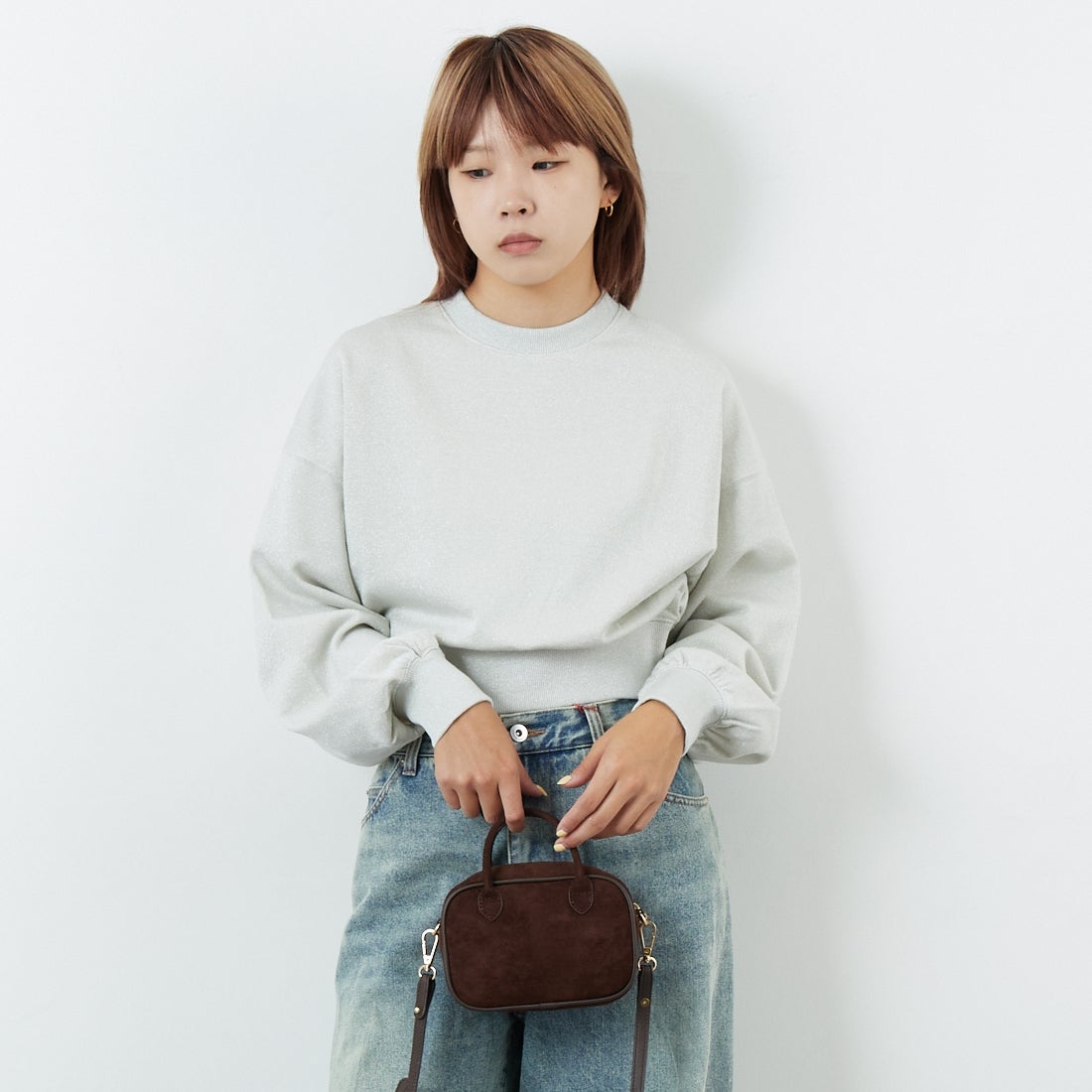 emmi [エミ] ラメ裏毛ショートスウェットトップス [13WCT254065] LGRY &&モデル身長：167cm 着用サイズ：F&&