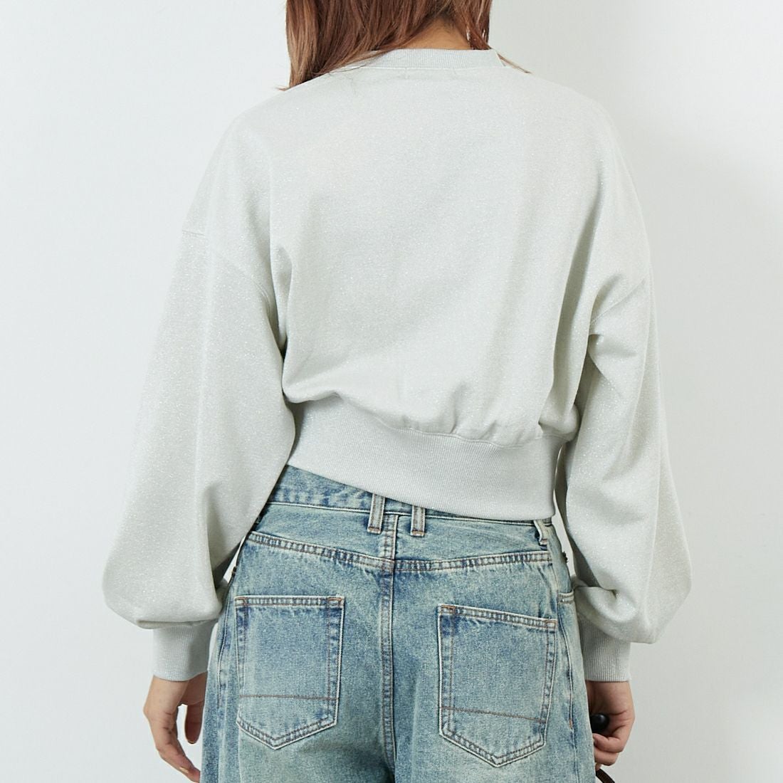 emmi [エミ] ラメ裏毛ショートスウェットトップス [13WCT254065] LGRY &&モデル身長：167cm 着用サイズ：F&&