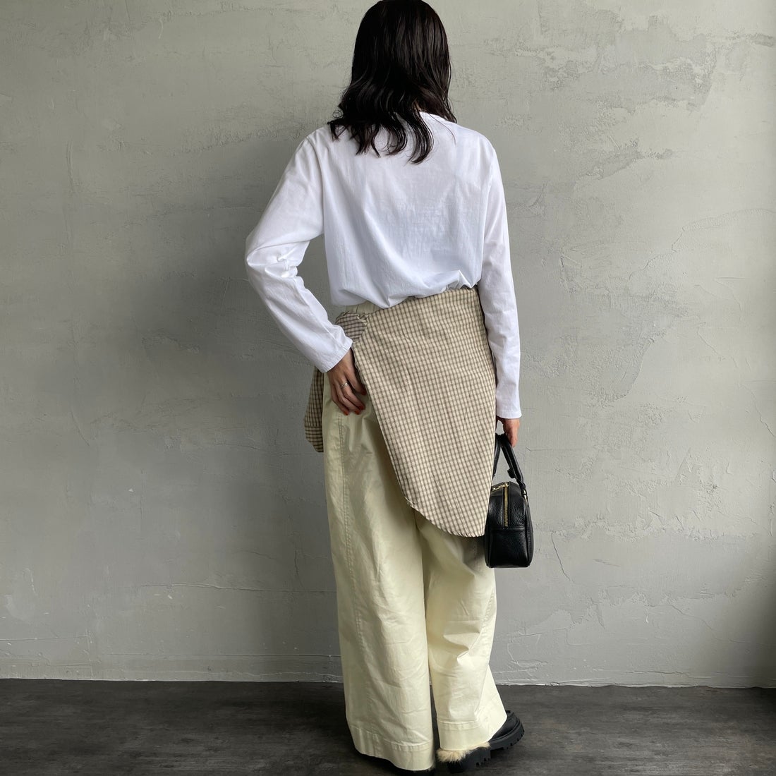 THE SHINZONE [ザ シンゾーン] パックロングスリーブTシャツ [24AMSCU04] 01 WHITE &&モデル身長：160cm 着用サイズ：F0&&