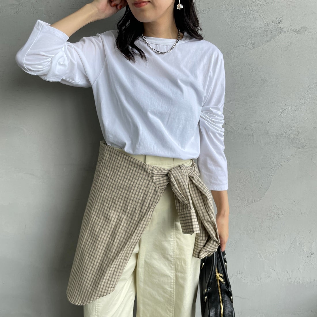 THE SHINZONE [ザ シンゾーン] パックロングスリーブTシャツ [24AMSCU04] 01 WHITE &&モデル身長：160cm 着用サイズ：F0&&