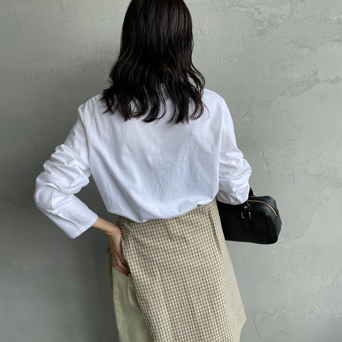 THE SHINZONE [ザ シンゾーン] パックロングスリーブTシャツ [24AMSCU04] 01 WHITE &&モデル身長：160cm 着用サイズ：F0&&