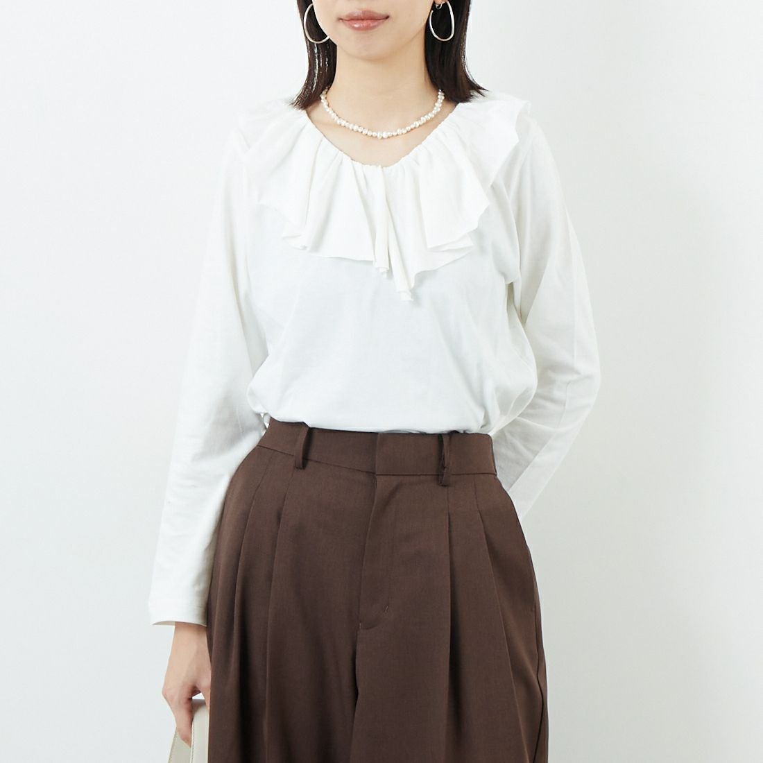 mizuiro ind [ミズイロインド] フリルカラー ロングスリーブプルオーバー [3-210050] 11 O.WHITE &&モデル身長：162cm 着用サイズ：F&&