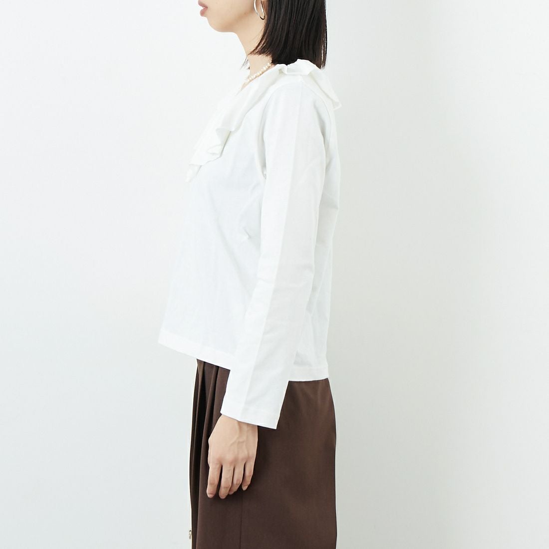 mizuiro ind [ミズイロインド] フリルカラー ロングスリーブプルオーバー [3-210050] 11 O.WHITE &&モデル身長：162cm 着用サイズ：F&&