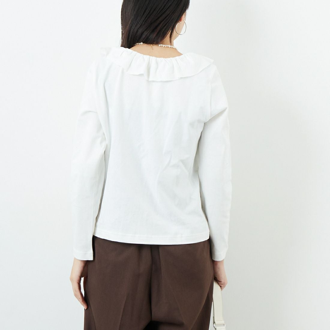 mizuiro ind [ミズイロインド] フリルカラー ロングスリーブプルオーバー [3-210050] 11 O.WHITE &&モデル身長：162cm 着用サイズ：F&&