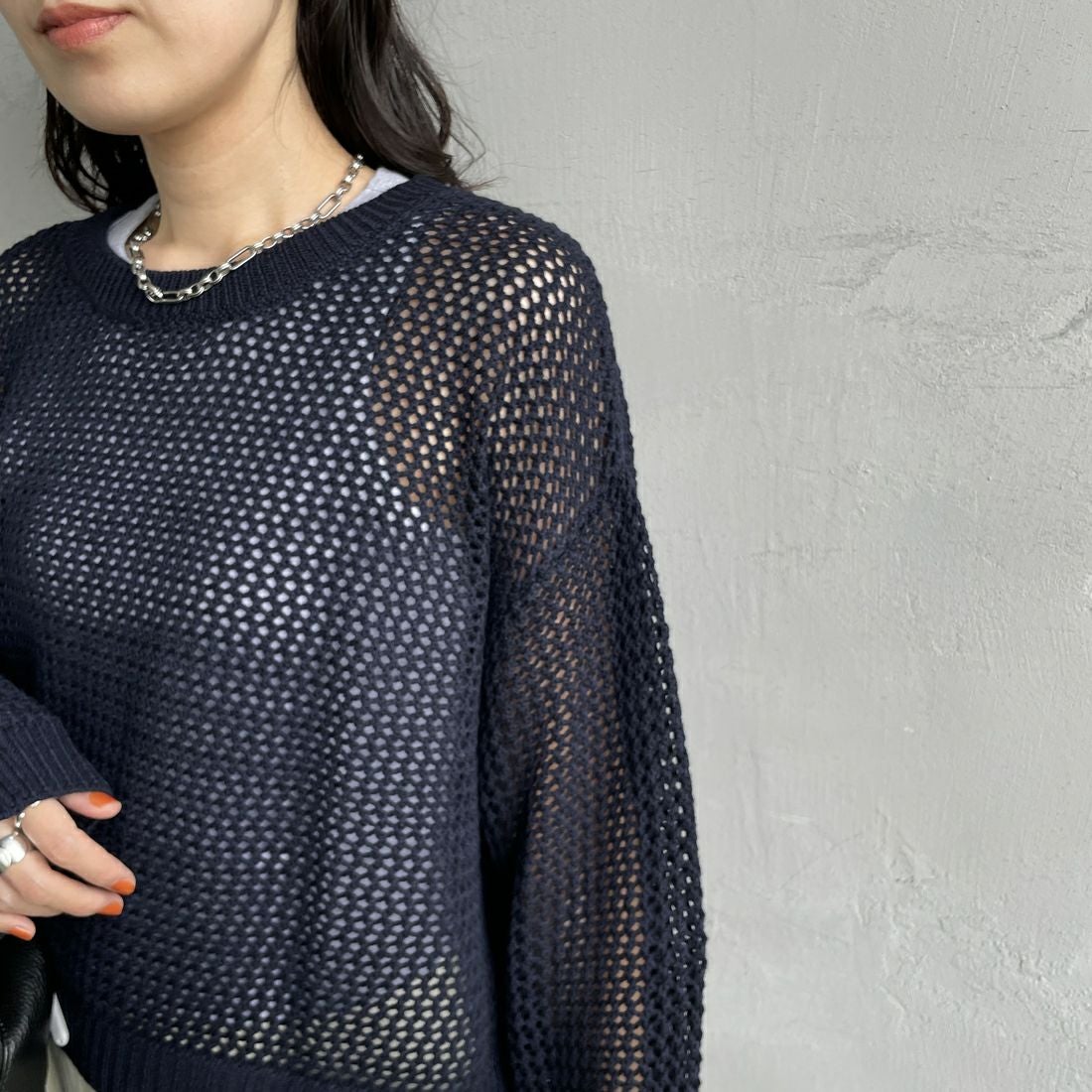 mizuiro ind [ミズイロインド] メッシュクルーネックプルオーバー [3-220093] 99 BLACK &&モデル身長：160cm 着用サイズ：F&&