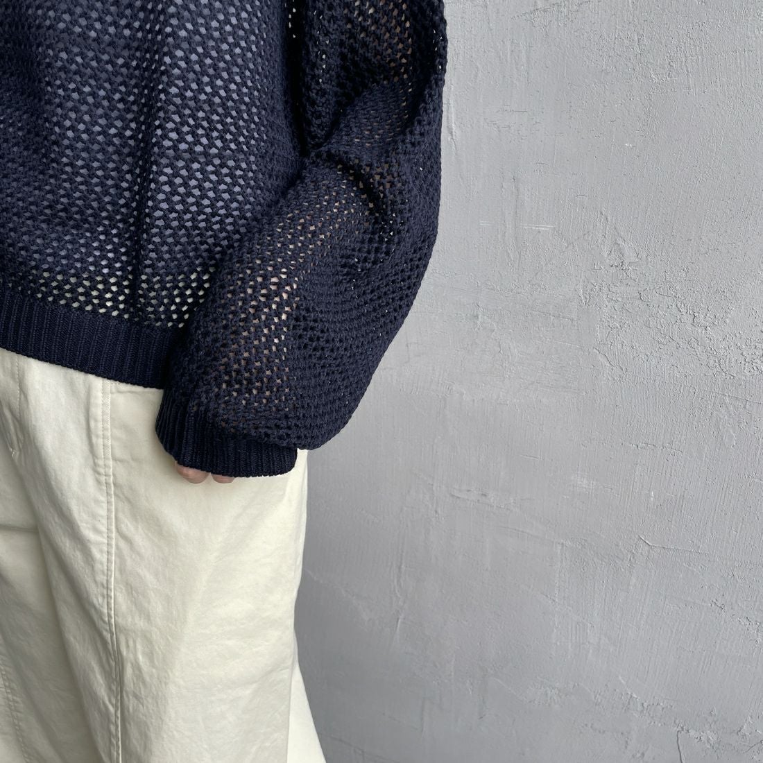 mizuiro ind [ミズイロインド] メッシュクルーネックプルオーバー [3-220093] 99 BLACK &&モデル身長：160cm 着用サイズ：F&&