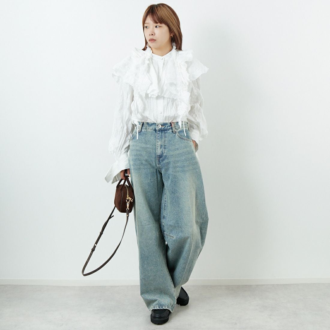 MAISON SPECIAL [メゾンスペシャル] コクーンカーブデニム [21252465704] BLU &&モデル身長：167cm 着用サイズ：38&&