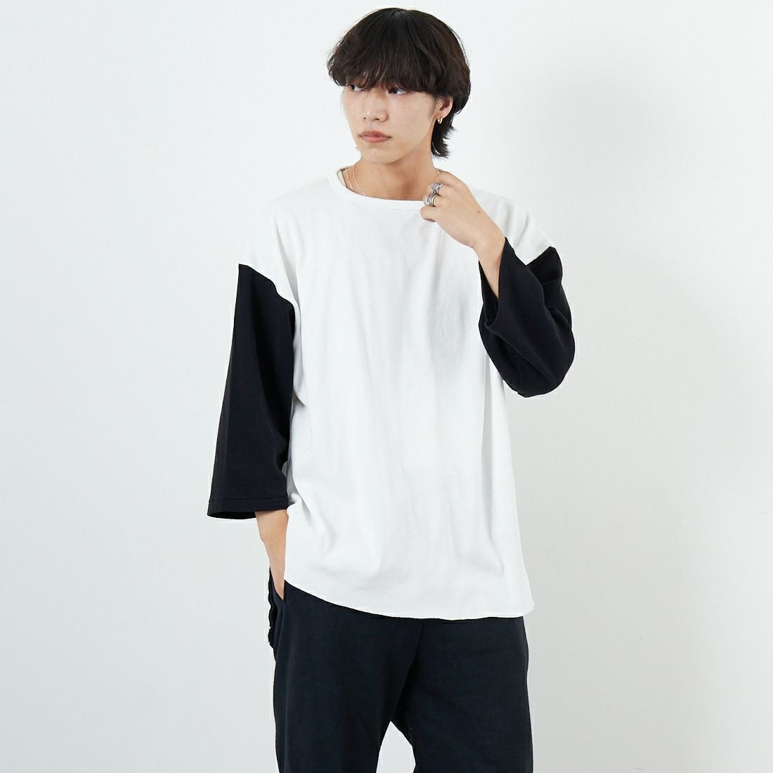 BLACK/WHIT&&モデル身長：179cm 着用サイズ：L&&