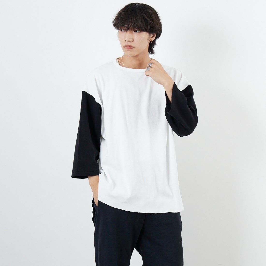 BLACK/WHIT&&モデル身長：179cm 着用サイズ：L&&