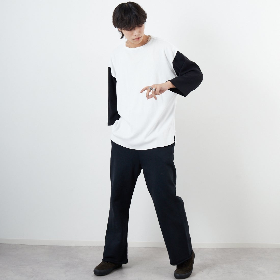 BOW WOW [バウワウ] ベースボールTシャツ [BW-BT] BLACK/WHIT &&モデル身長：179cm 着用サイズ：L&&