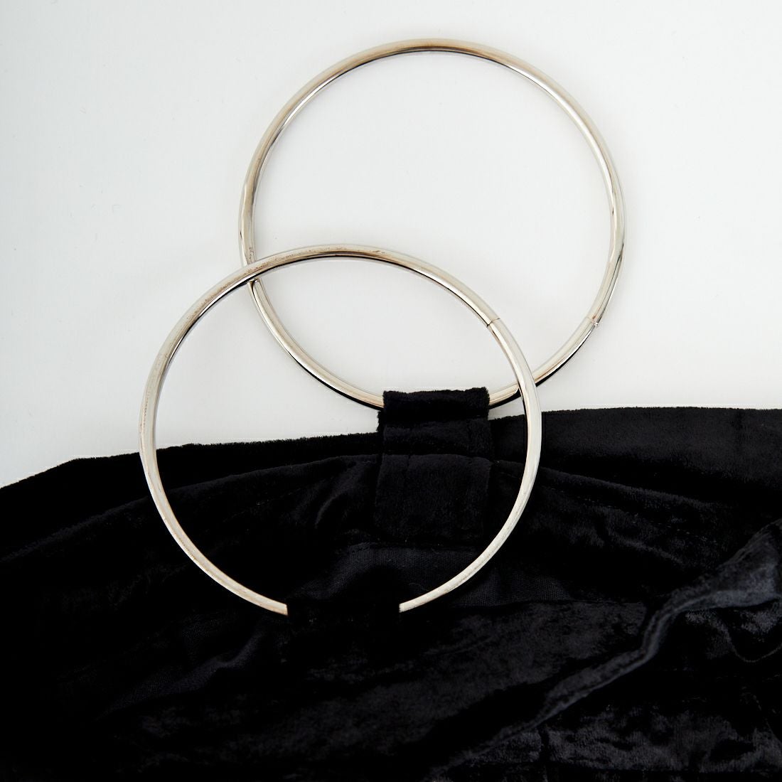 BAGMATI [バグマティ] メタルリングハンドルポーチ [AN-241249] BLACK