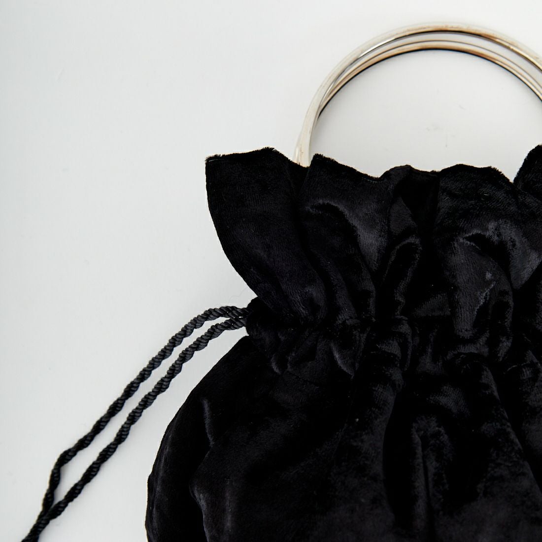 BAGMATI [バグマティ] メタルリングハンドルポーチ [AN-241249] BLACK