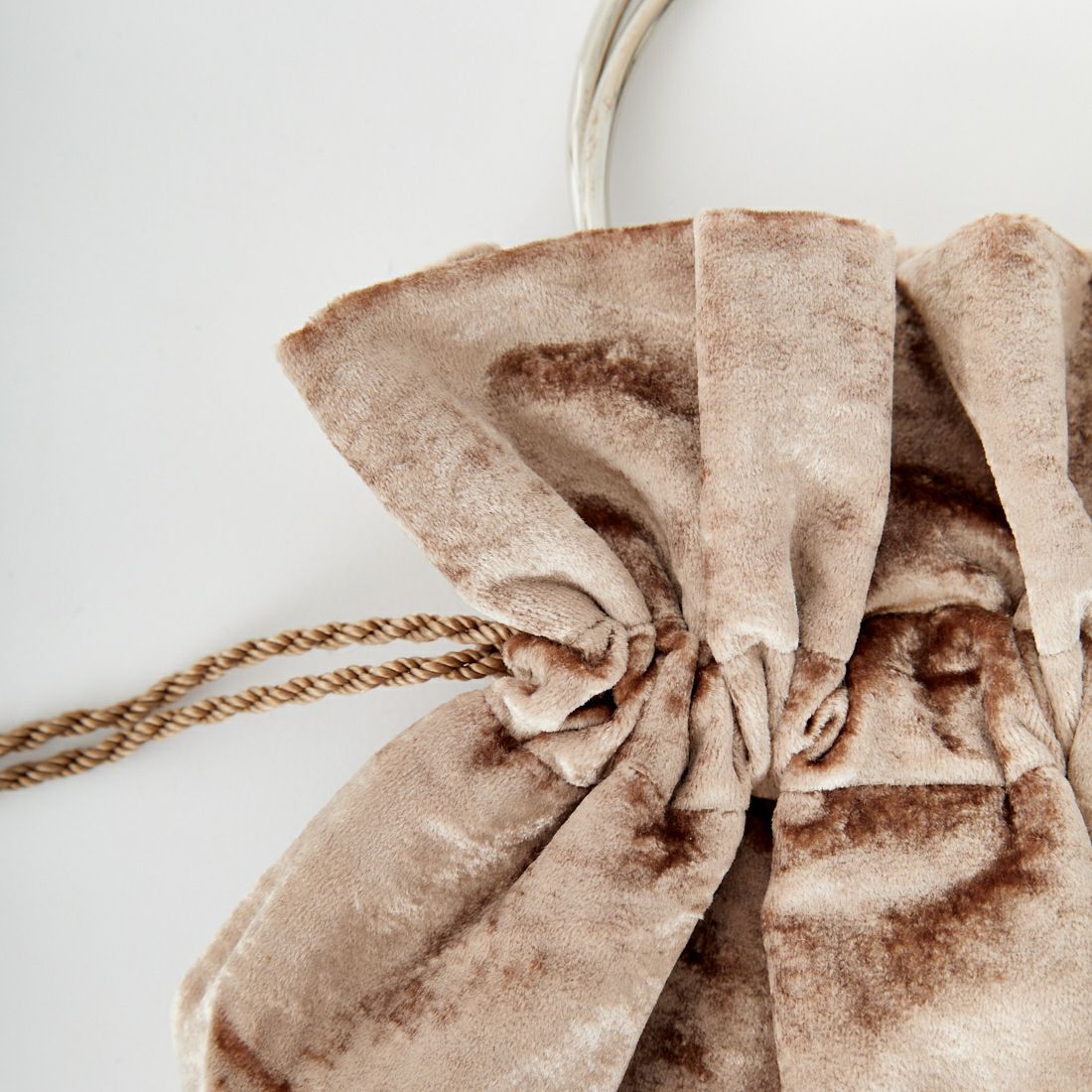 BAGMATI [バグマティ] メタルリングハンドルポーチ [AN-241249] BEIGE