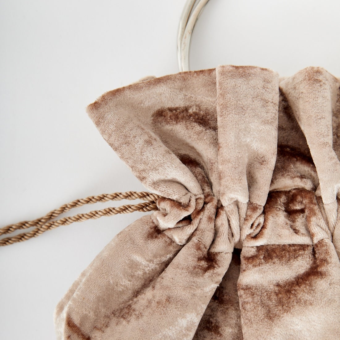 BAGMATI [バグマティ] メタルリングハンドルポーチ [AN-241249] BEIGE