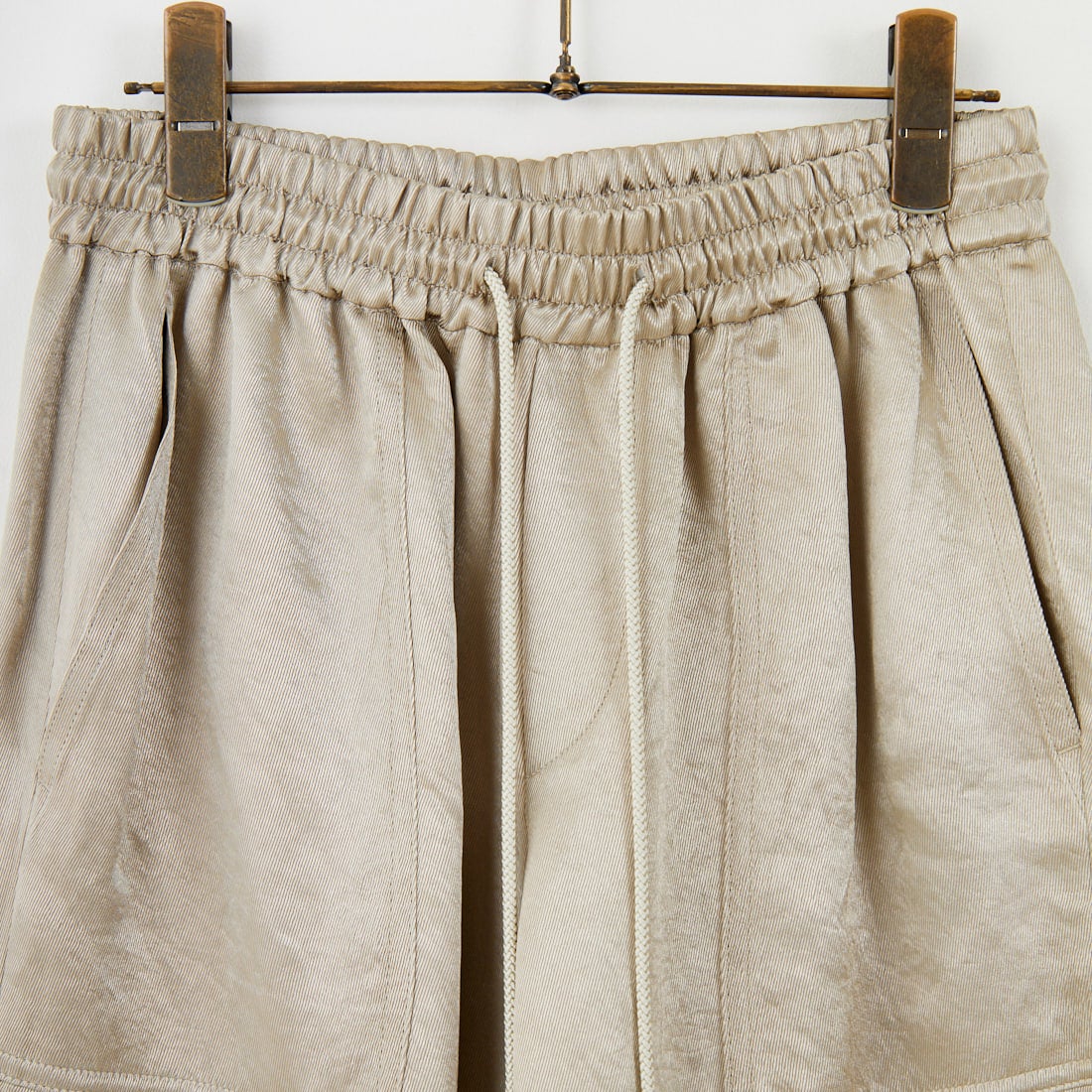 MICA&DEAL [マイカアンドディール] クラッシュサテンパラシュートパンツ [0125303240] BEIGE