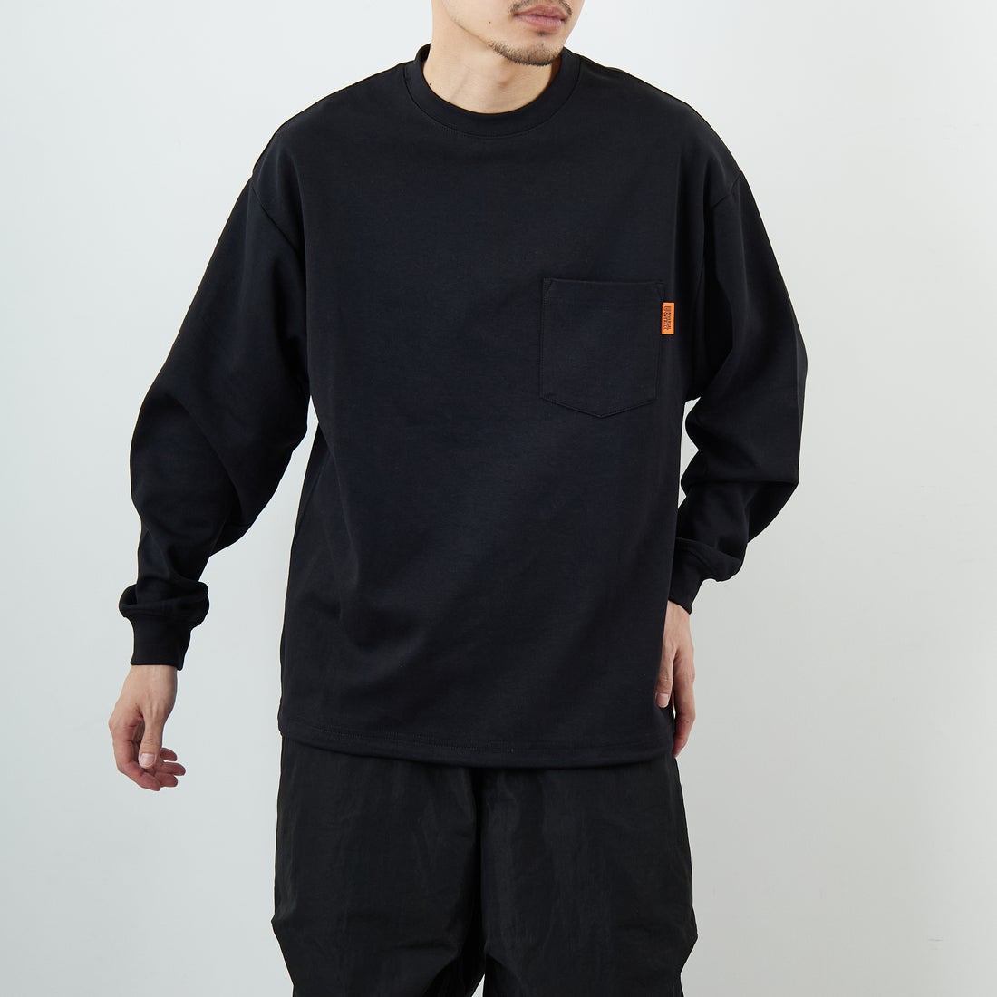 BLACK&&モデル身長：168cm 着用サイズ：M&&