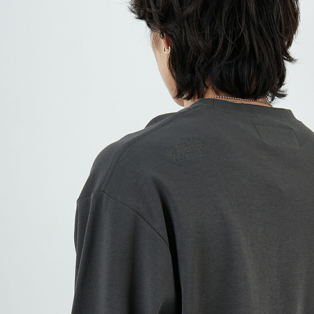 UNIVERSAL OVERALL [ユニバーサルオーバーオール] 別注 ドローコード付き ポンチロングスリーブTシャツ [U2533230IN-JF] CHARCOAL &&モデル身長：179cm 着用サイズ：L&&
