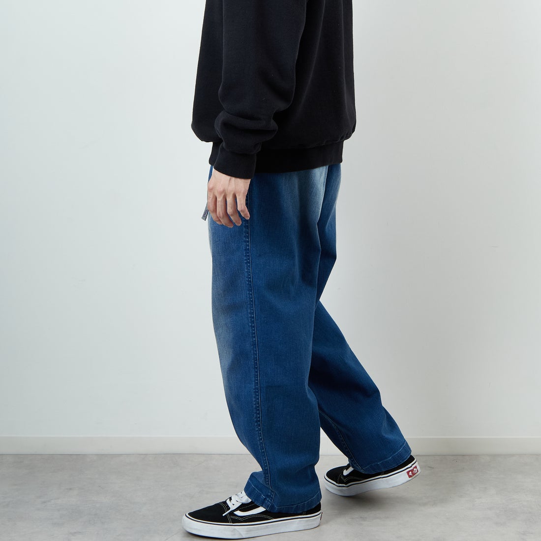 GRAMiCCi [グラミチ] 別注 ストレッチデニム エブリデイパンツ [GUP5-F1023-JF] D.USED BLU &&モデル身長：168cm 着用サイズ：L&&