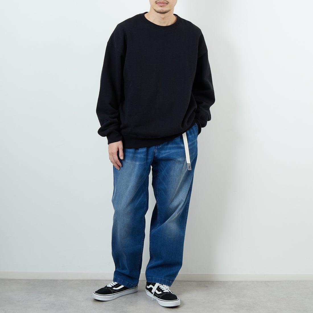 GRAMiCCi [グラミチ] 別注 ストレッチデニム エブリデイパンツ [GUP5-F1023-JF] D.USED BLU &&モデル身長：168cm 着用サイズ：L&&