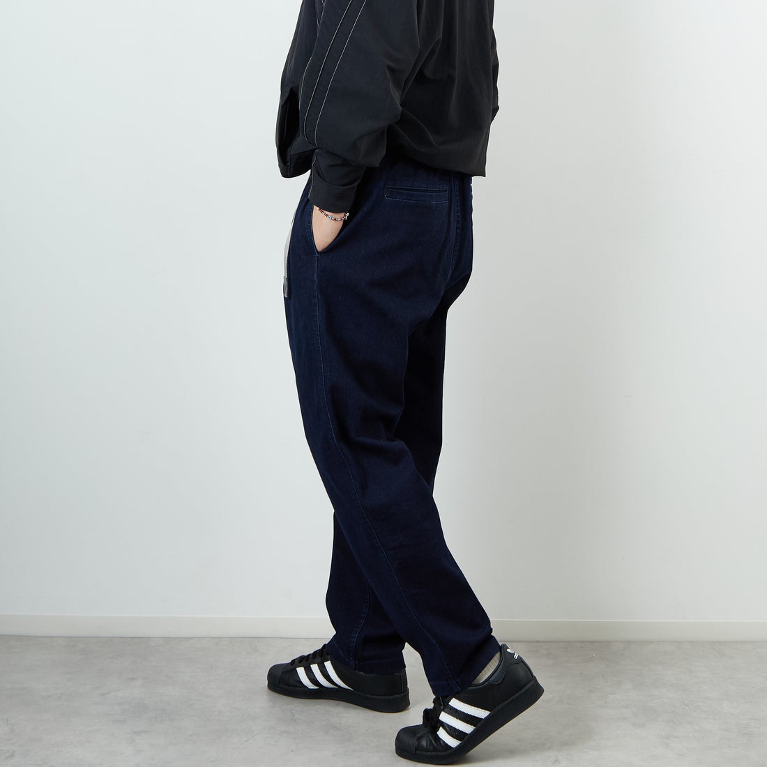 GRAMiCCi [グラミチ] 別注 ストレッチデニム エブリデイパンツ [GUP5-F1023-JF] ONE WASH &&モデル身長：179cm 着用サイズ：L&&