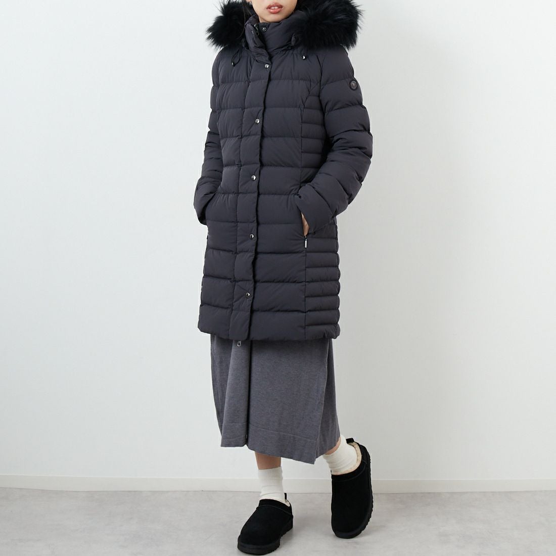 CAPE HORN [ケープホーン] QUINA MURMASKY ダウンジャケット [B2575] 500 BLACK &&モデル身長：162cm 着用サイズ：42&&