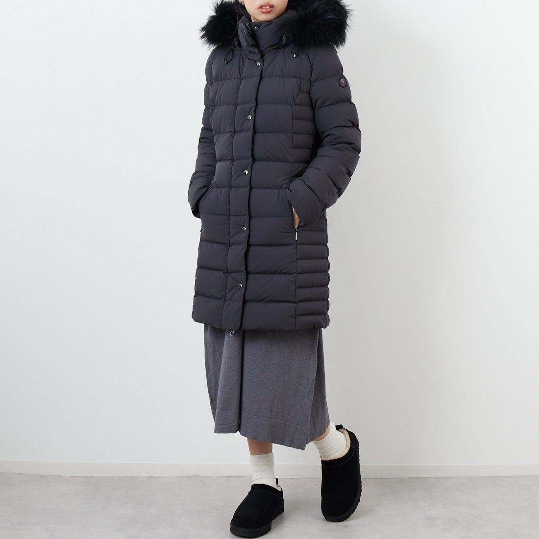 CAPE HORN [ケープホーン] QUINA MURMASKY ダウンジャケット [B2575] 500 BLACK &&モデル身長：162cm 着用サイズ：42&&