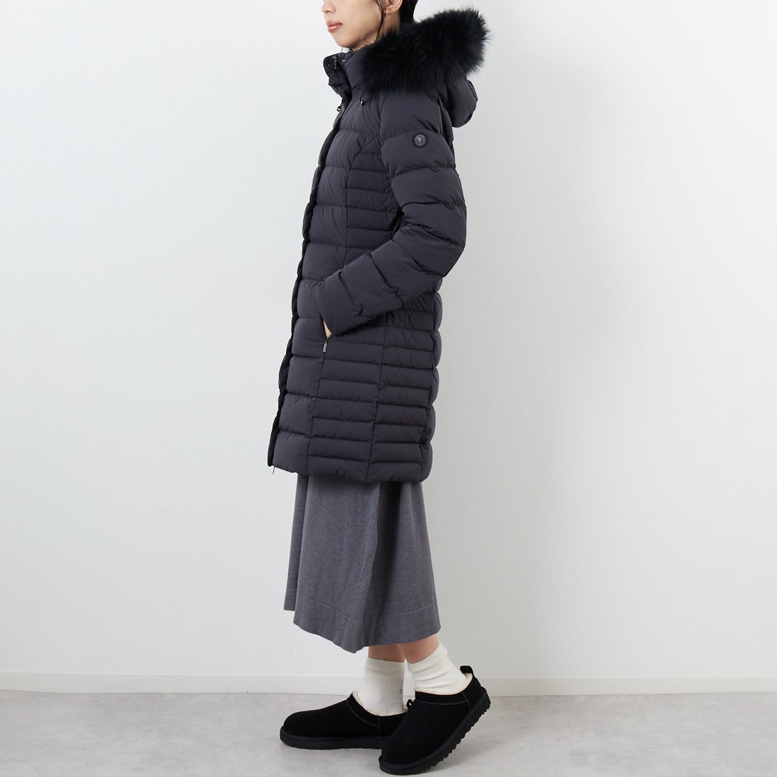 CAPE HORN [ケープホーン] QUINA MURMASKY ダウンジャケット [B2575] 500 BLACK &&モデル身長：162cm 着用サイズ：42&&