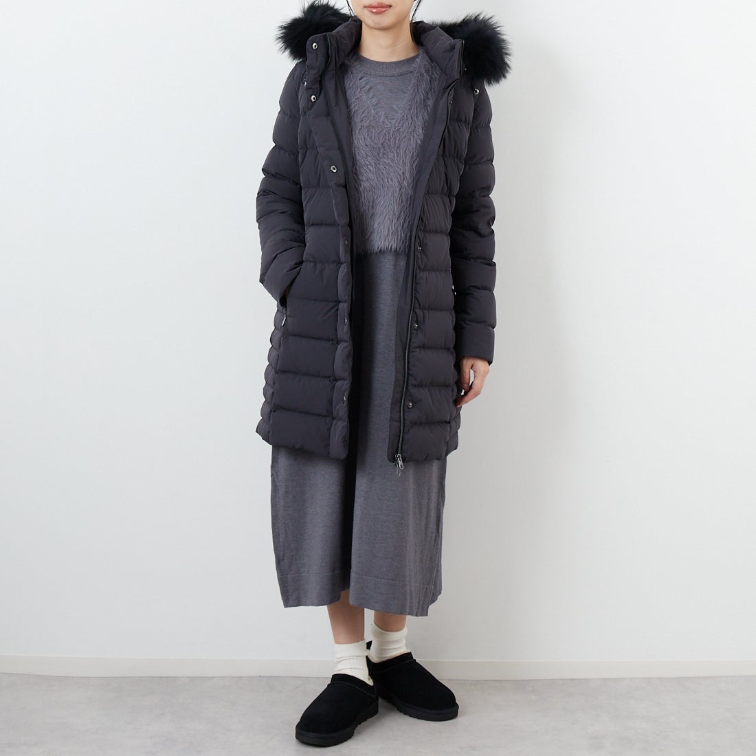 CAPE HORN [ケープホーン] QUINA MURMASKY ダウンジャケット [B2575] 500 BLACK &&モデル身長：162cm 着用サイズ：42&&