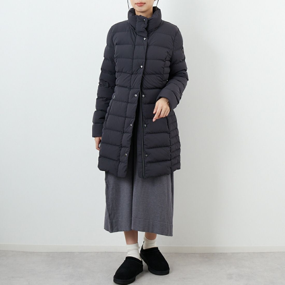 CAPE HORN [ケープホーン] QUINA MURMASKY ダウンジャケット [B2575] 500 BLACK &&モデル身長：162cm 着用サイズ：42&&