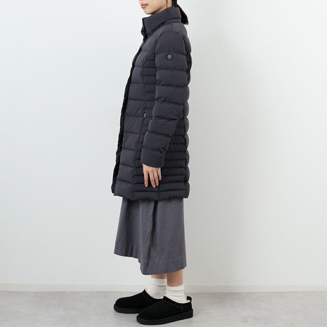 CAPE HORN [ケープホーン] QUINA MURMASKY ダウンジャケット [B2575] 500 BLACK &&モデル身長：162cm 着用サイズ：42&&