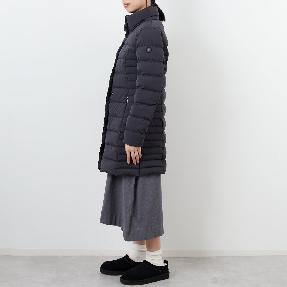 CAPE HORN [ケープホーン] QUINA MURMASKY ダウンジャケット [B2575] 500 BLACK &&モデル身長：162cm 着用サイズ：42&&