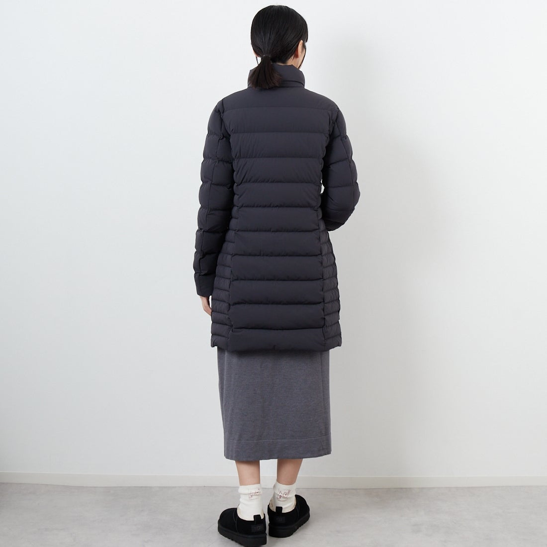 CAPE HORN [ケープホーン] QUINA MURMASKY ダウンジャケット [B2575] 500 BLACK &&モデル身長：162cm 着用サイズ：42&&