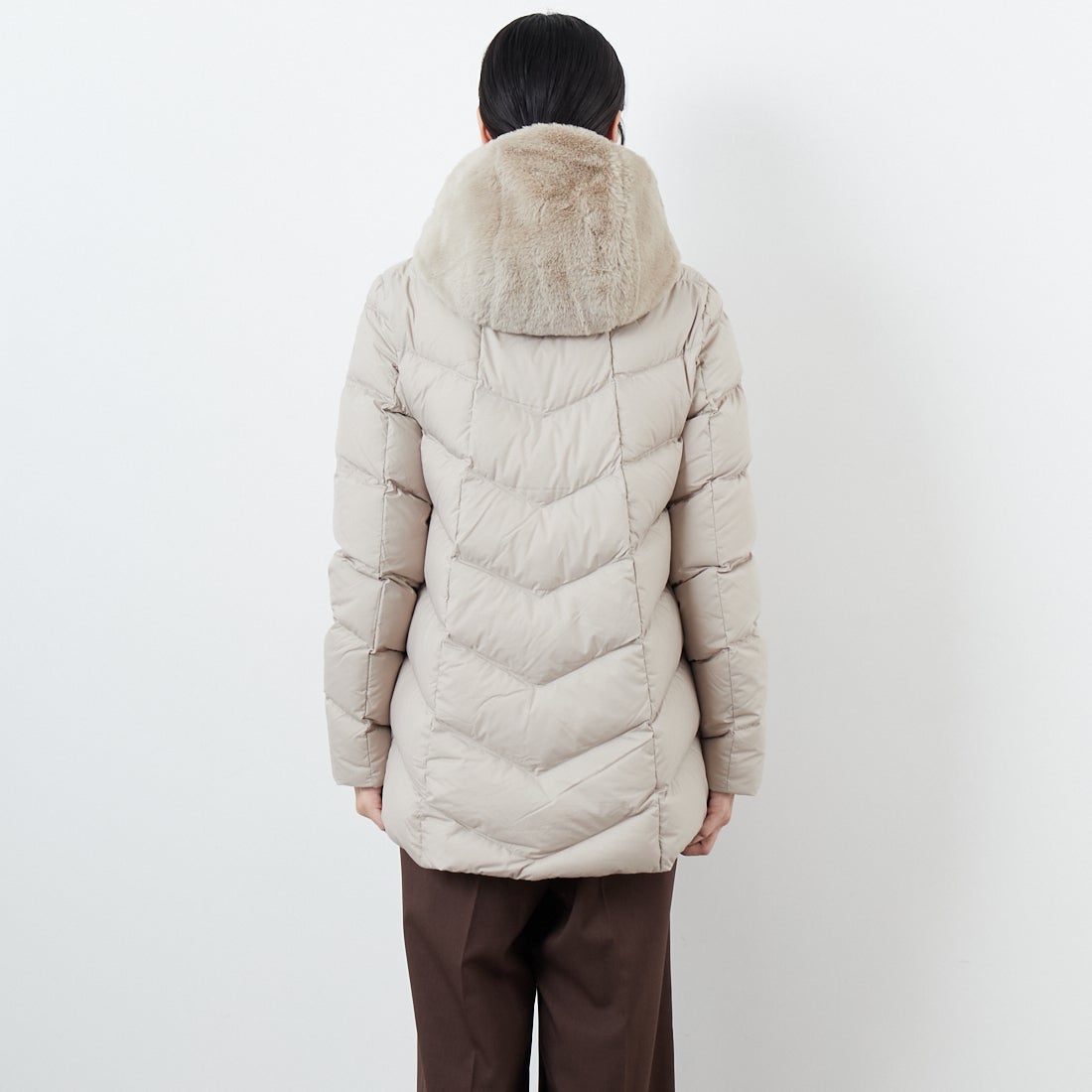 CAPE HORN [ケープホーン] ALVAREZ ダウンジャケット [B2566] 107 SAFARI &&モデル身長：162cm 着用サイズ：40&&