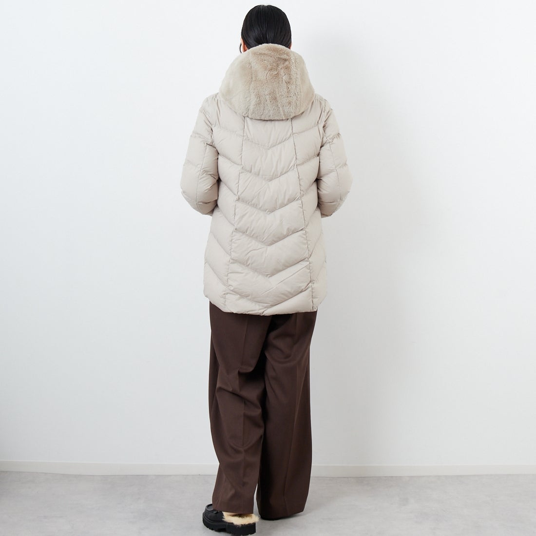 CAPE HORN [ケープホーン] ALVAREZ ダウンジャケット [B2566] 107 SAFARI &&モデル身長：162cm 着用サイズ：40&&