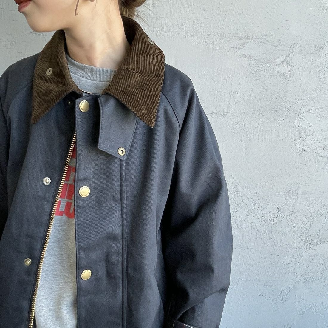 Barbour [バブアー] 別注 中綿入り TRANSPORT コーデュラデニム トランスポートジャケット [MCAS204-JF] BLACK&&モデル身長：150cm 着用サイズ：36&&