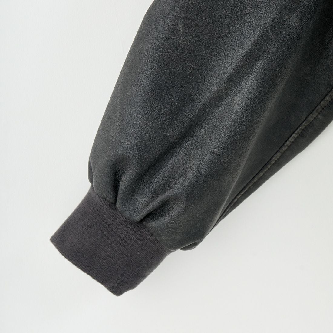 ARMY TWILL SANFORIZED [アーミーツイル サンフォライズド] 別注 ヴィーガンレザー A-2フライトジャケット [AM-2554502-INT-JF] BLACK