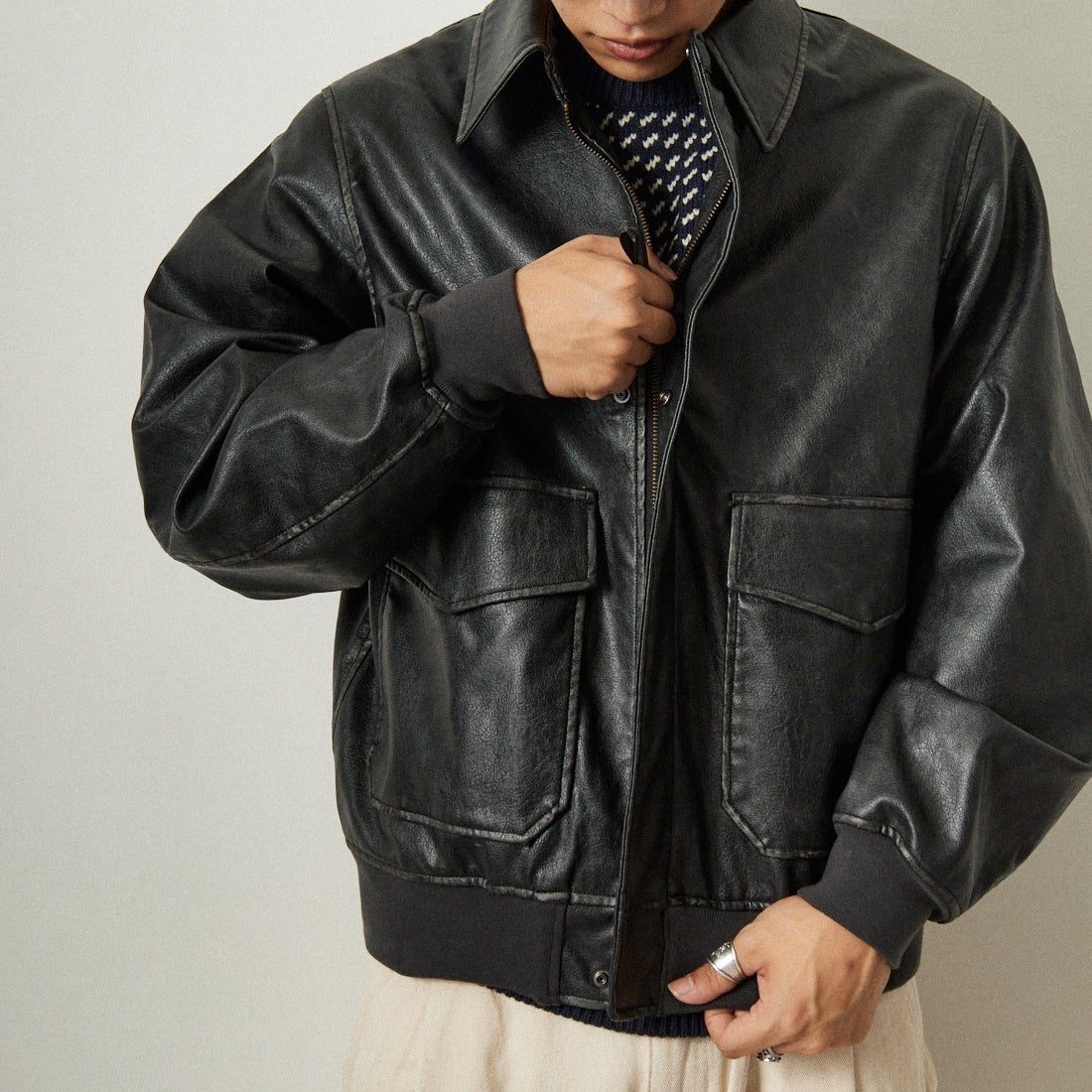 ARMY TWILL SANFORIZED [アーミーツイル サンフォライズド] 別注 ヴィーガンレザー A-2フライトジャケット [AM-2554502-INT-JF] BLACK