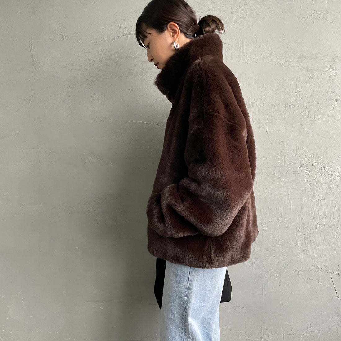 Jeans Factory Clothes [ジーンズファクトリークローズ] エコファーオーバーサイズブルゾン [330023] 155 ﾌﾞﾗｳﾝ &&モデル身長：150cm 着用サイズ：F&&