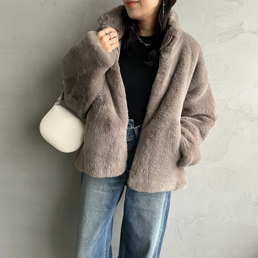 Jeans Factory Clothes [ジーンズファクトリークローズ] エコファーオーバーサイズブルゾン [330023] 116 ｸﾞﾚｰｼﾞ &&モデル身長：160cm 着用サイズ：F&&