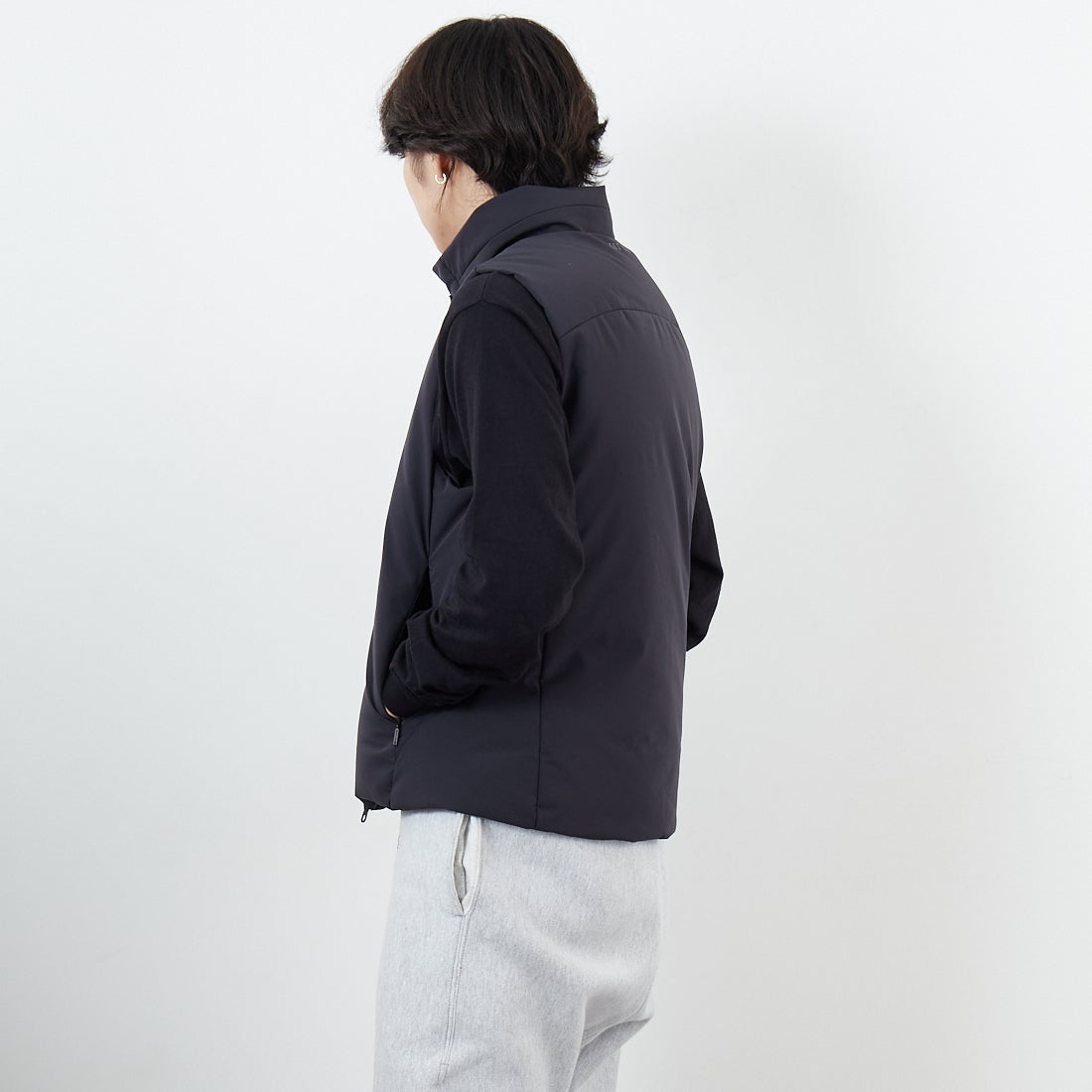 CAPE HORN [ケープホーン] FJORD ダウンベスト [B1508] 500 BLACK &&モデル身長：179cm 着用サイズ：48&&