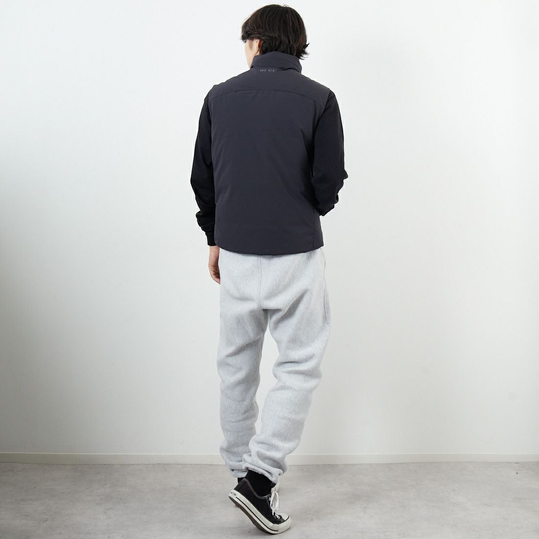 CAPE HORN [ケープホーン] FJORD ダウンベスト [B1508] 500 BLACK &&モデル身長：179cm 着用サイズ：48&&