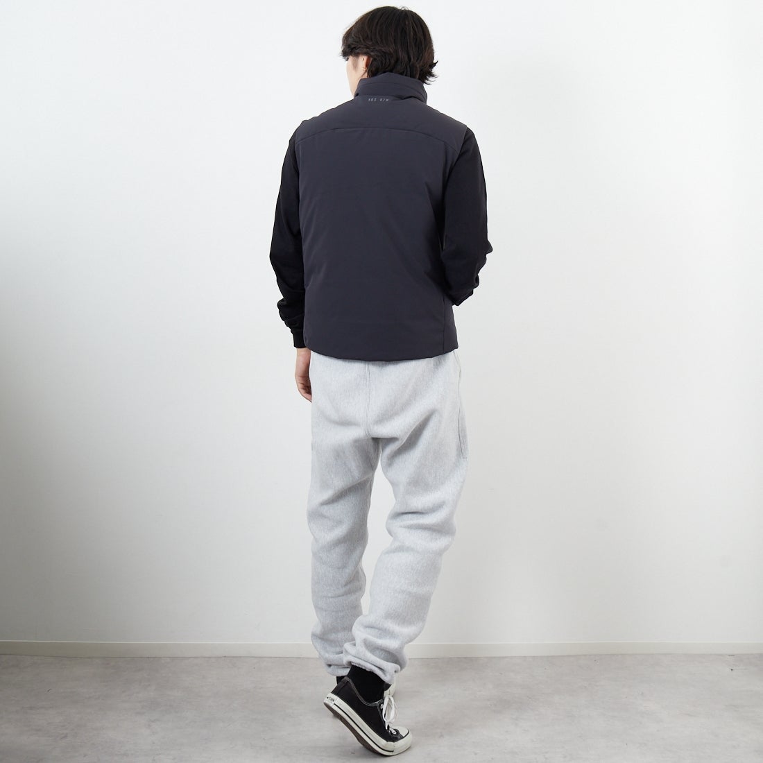 CAPE HORN [ケープホーン] FJORD ダウンベスト [B1508] 500 BLACK &&モデル身長：179cm 着用サイズ：48&&