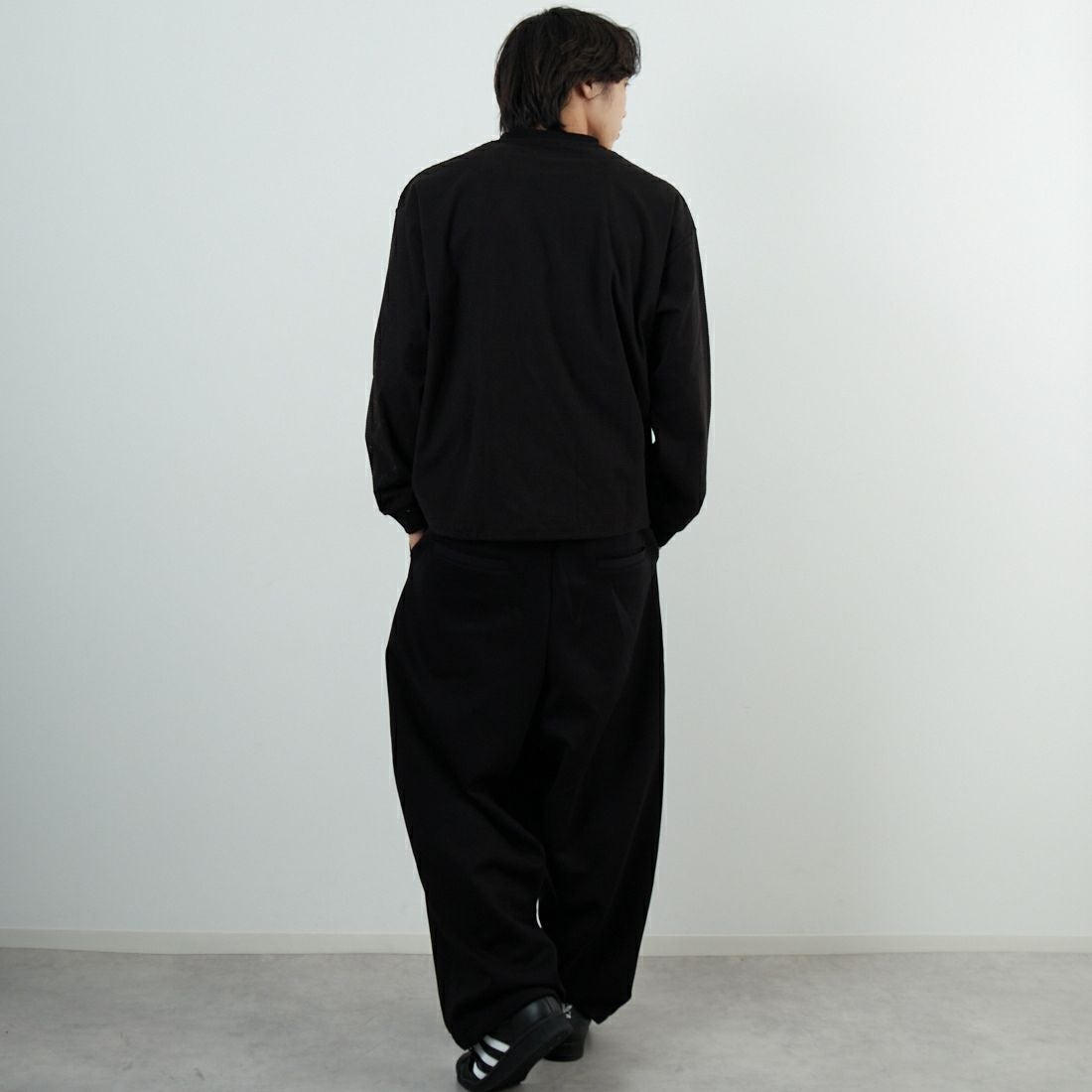 HELLO CALIF [ハローカリフ] サーマルドロストTシャツ [331009IN] BLACK &&モデル身長：179cm 着用サイズ：M&&