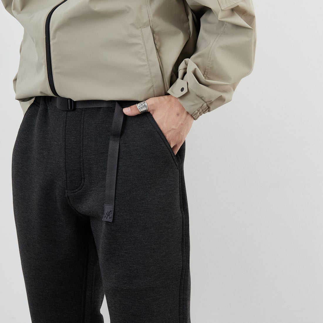 GRAMiCCi [グラミチ] 別注 テックニット スリムパンツ [GUP5-F1021-JF] CAHRCOAL