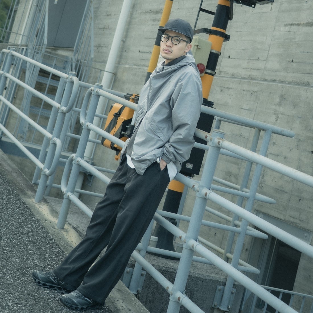 Gramicci [グラミチ] 別注 ウールライク ワイドパンツ [GUP5-F1025-JF] BLACK &&モデル身長：168cm 着用サイズ：M&&