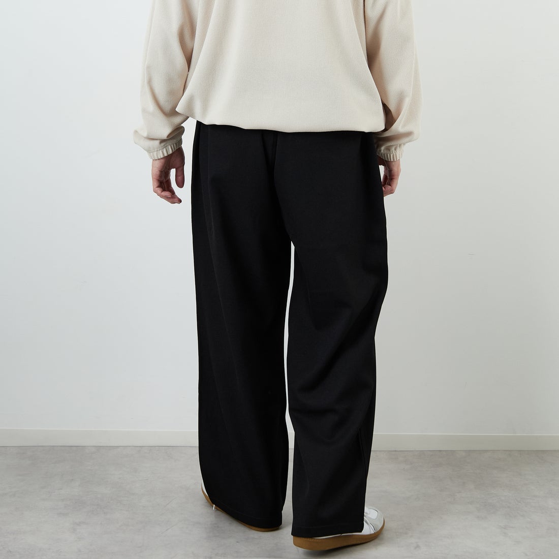 GRAMiCCi [グラミチ] 別注 ウールライク ワイドパンツ [GUP5-F1025-JF] BLACK &&モデル身長：168cm 着用サイズ：M&&