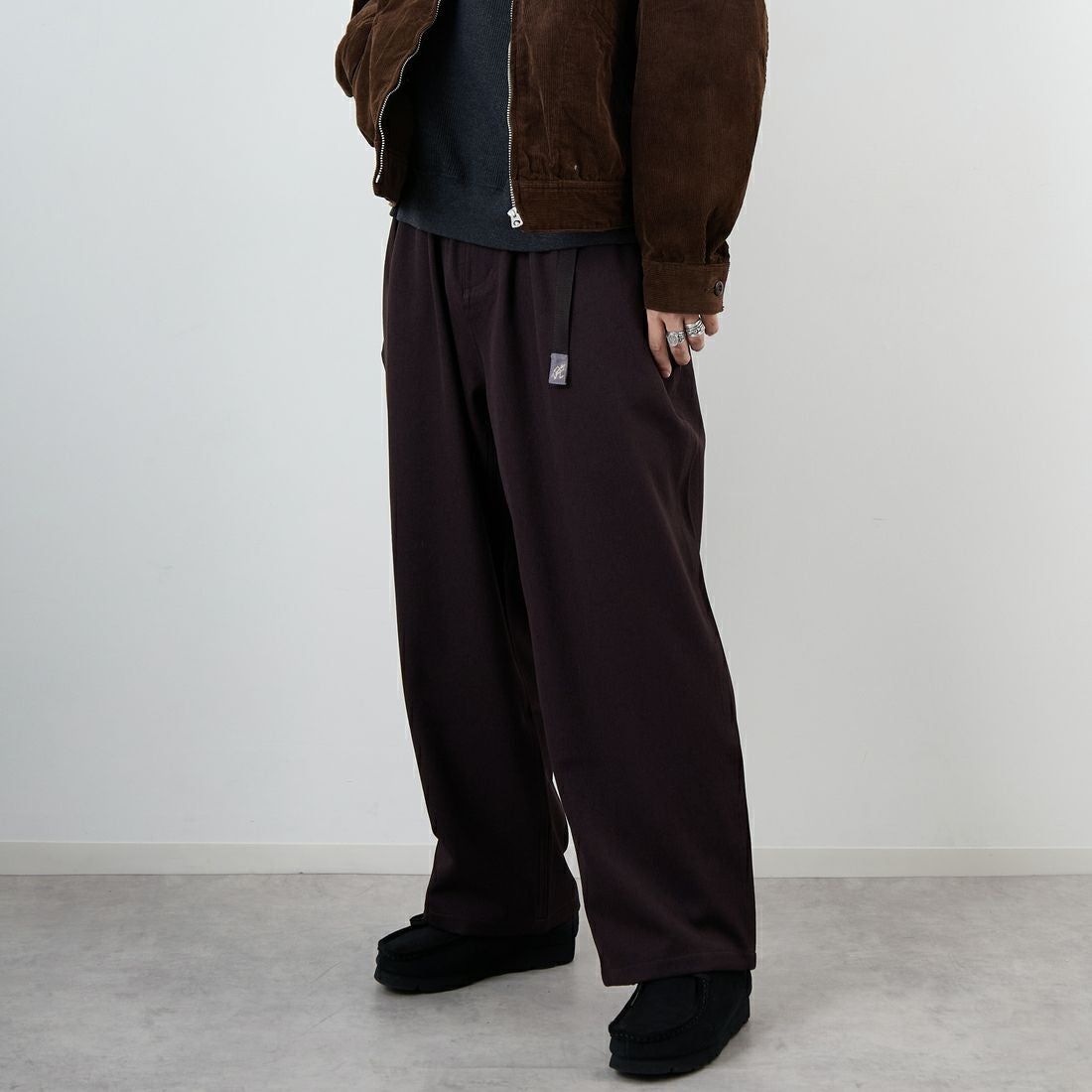 GRAMiCCi [グラミチ] 別注 ウールライク ワイドパンツ [GUP5-F1025-JF] BROWN &&モデル身長：179cm 着用サイズ：L&&