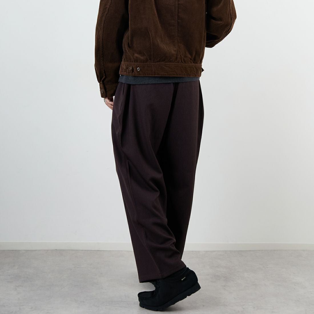 GRAMiCCi [グラミチ] 別注 ウールライク ワイドパンツ [GUP5-F1025-JF] BROWN &&モデル身長：179cm 着用サイズ：L&&
