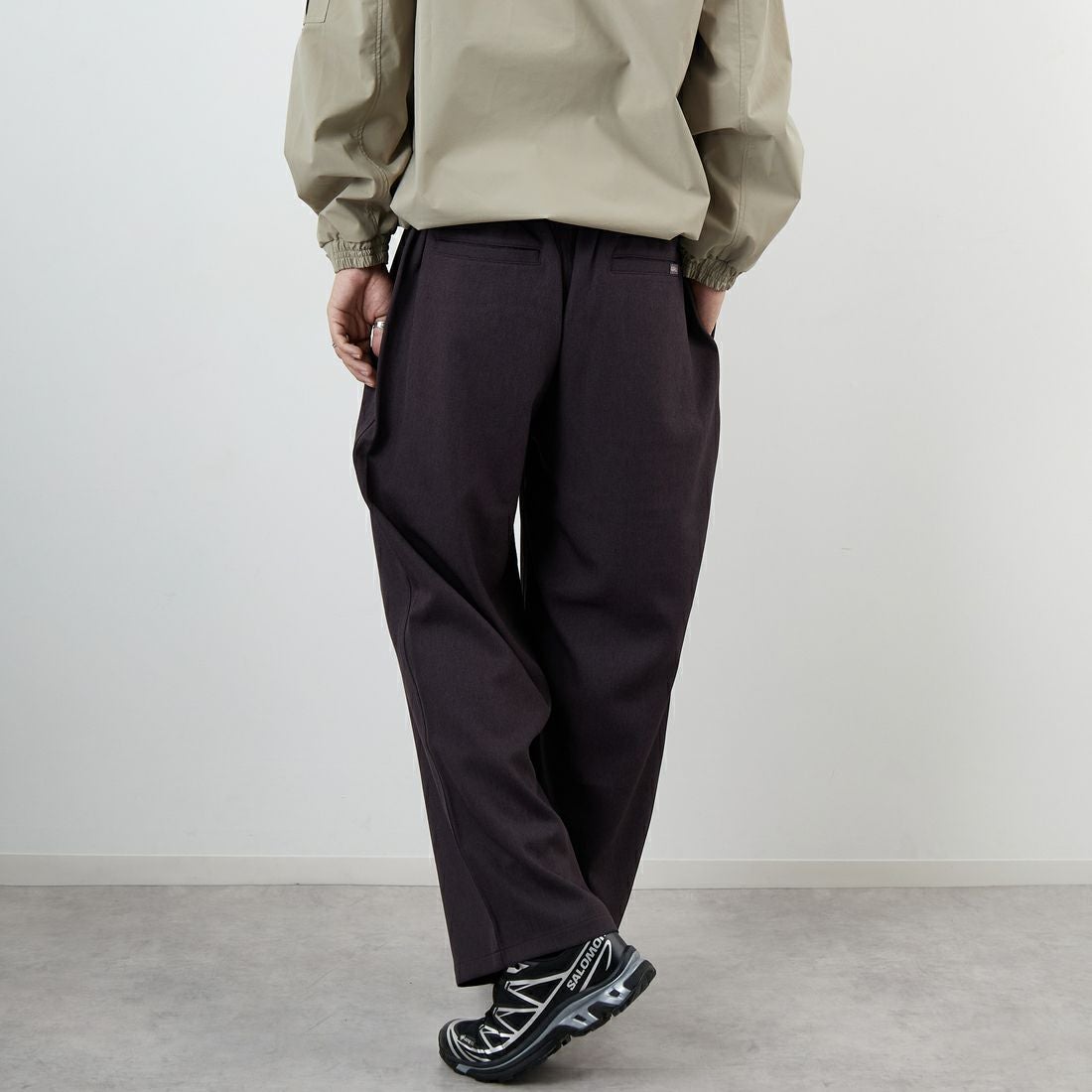 GRAMiCCi [グラミチ] 別注 ウールライク ワイドパンツ [GUP5-F1025-JF] CHARCOAL &&モデル身長：179cm 着用サイズ：M&&