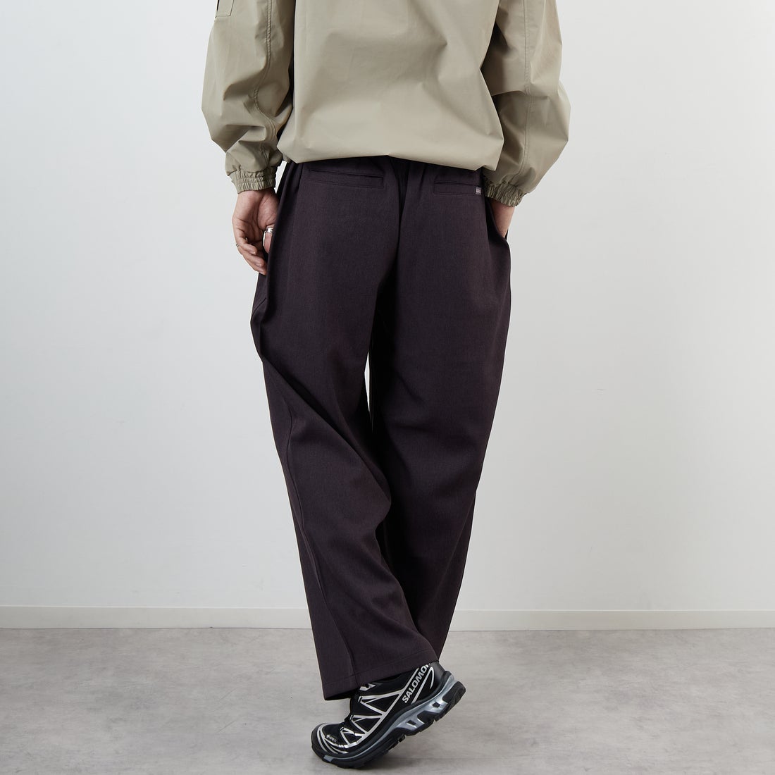 GRAMiCCi [グラミチ] 別注 ウールライク ワイドパンツ [GUP5-F1025-JF] CHARCOAL &&モデル身長：179cm 着用サイズ：M&&